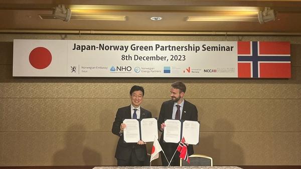 Minister of Trade and Industry Jan Christian Vestre and his Japanese counterpart Yasutoshi Nishimura